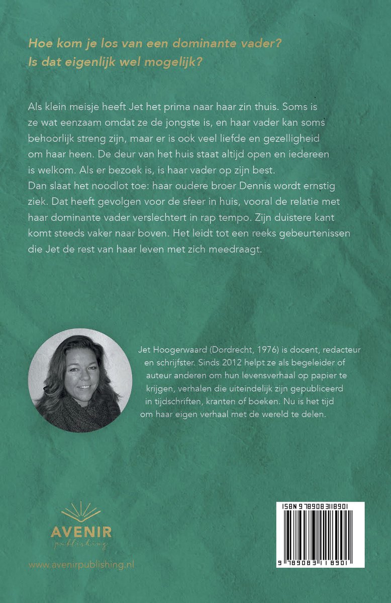 Achterkant van een boek met een foto van Jet Hoogerwaard, biografie en uitgeversinformatie. Tekst: 'Hoe kom je los van een dominante vader? Is dat eigenlijk wel mogelijk?'