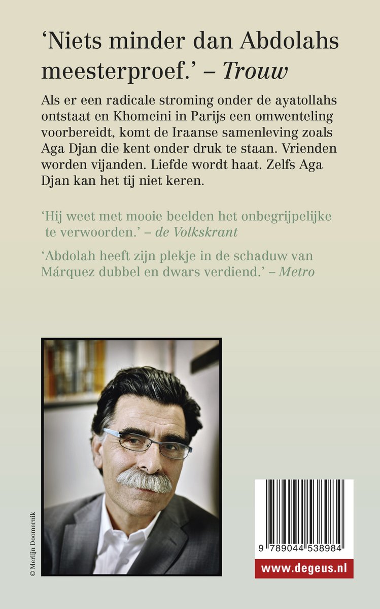 Achterkant van het boek 'Het huis van de moskee' met citaten, een foto van Kader Abdolah en een barcode.