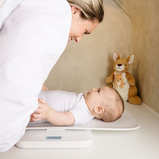 Alecto Babyweegschaal BC70 - Digitaal - 150kg - Groeimeter - Weegschaal ook voor volwassenen en dieren - Wit