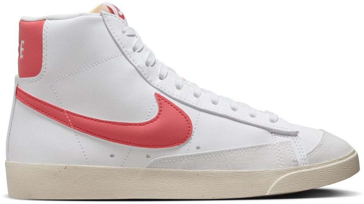 Nike Blazer Mid ’77 NN Sneakers Dames Rood