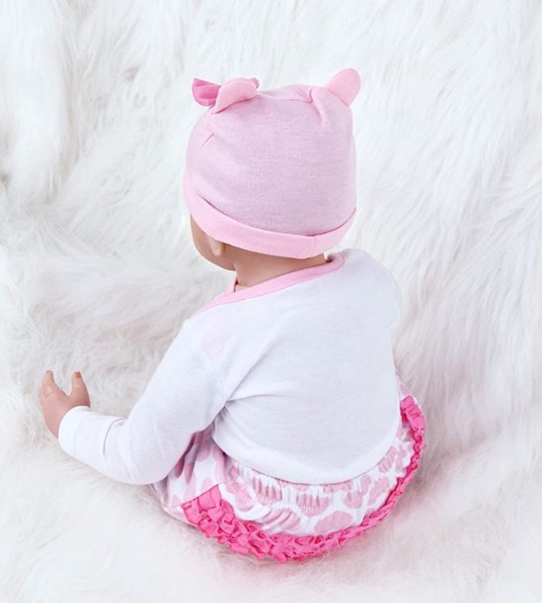 LotaHome - Reborn Baby Pop - Levensecht en Handgemaakt - Slapende Baby Pop - Voor Kleine Kinderen, Dementie en Eenzaamheid - Inclusief Diverse Accessoires - Met Haar - Babypop - 55cm — cadeau in Spellen & Speelgoed - foto 6