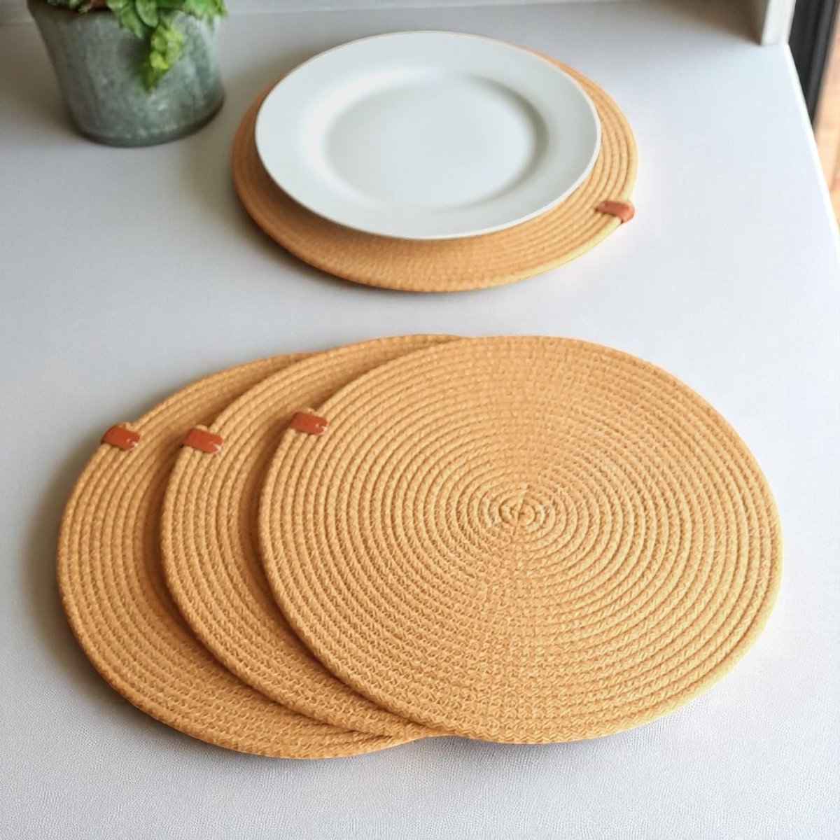 Hobbygaren Handgemaakte Placemats – Oker – Set van 4 – Ø 32 cm – Gemaakt van Gevlochten Naaikoord - Gerecycled Katoen