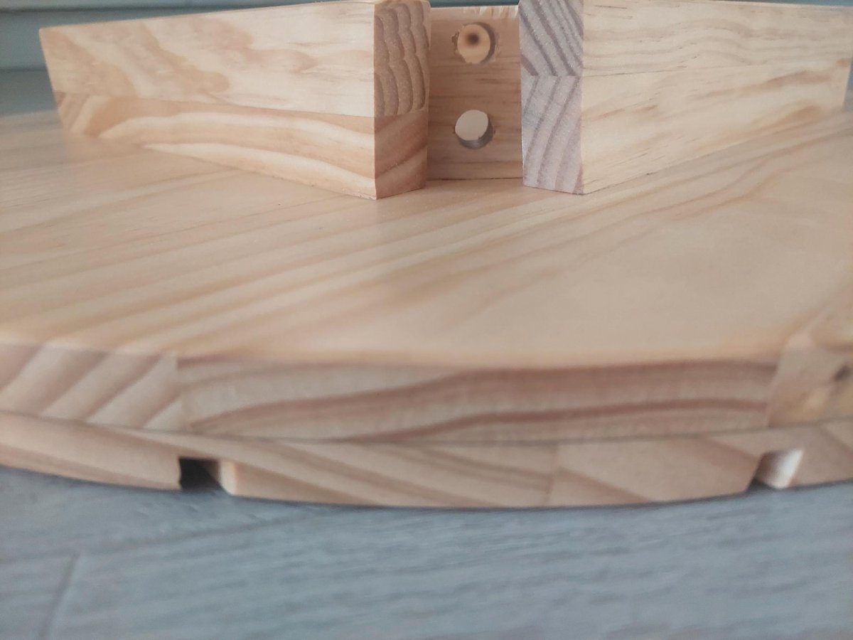 Bijzettafel voor buiten - salontafel - tuintafel - hout - massief grenen - rond - Ø 60cm - voor binnen thumbnail 5