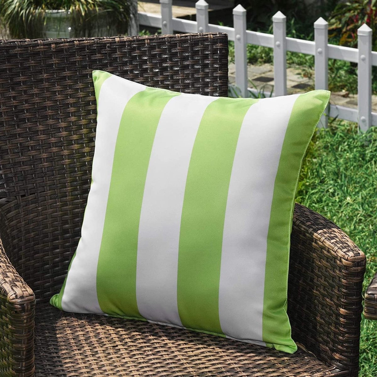 Unyqoos Kleurrijke Weerbestendige Kussenslopen voor Buiten en Binnen, Gestreept Design, 45 x 45 cm, Set van 2 gestreept, groen