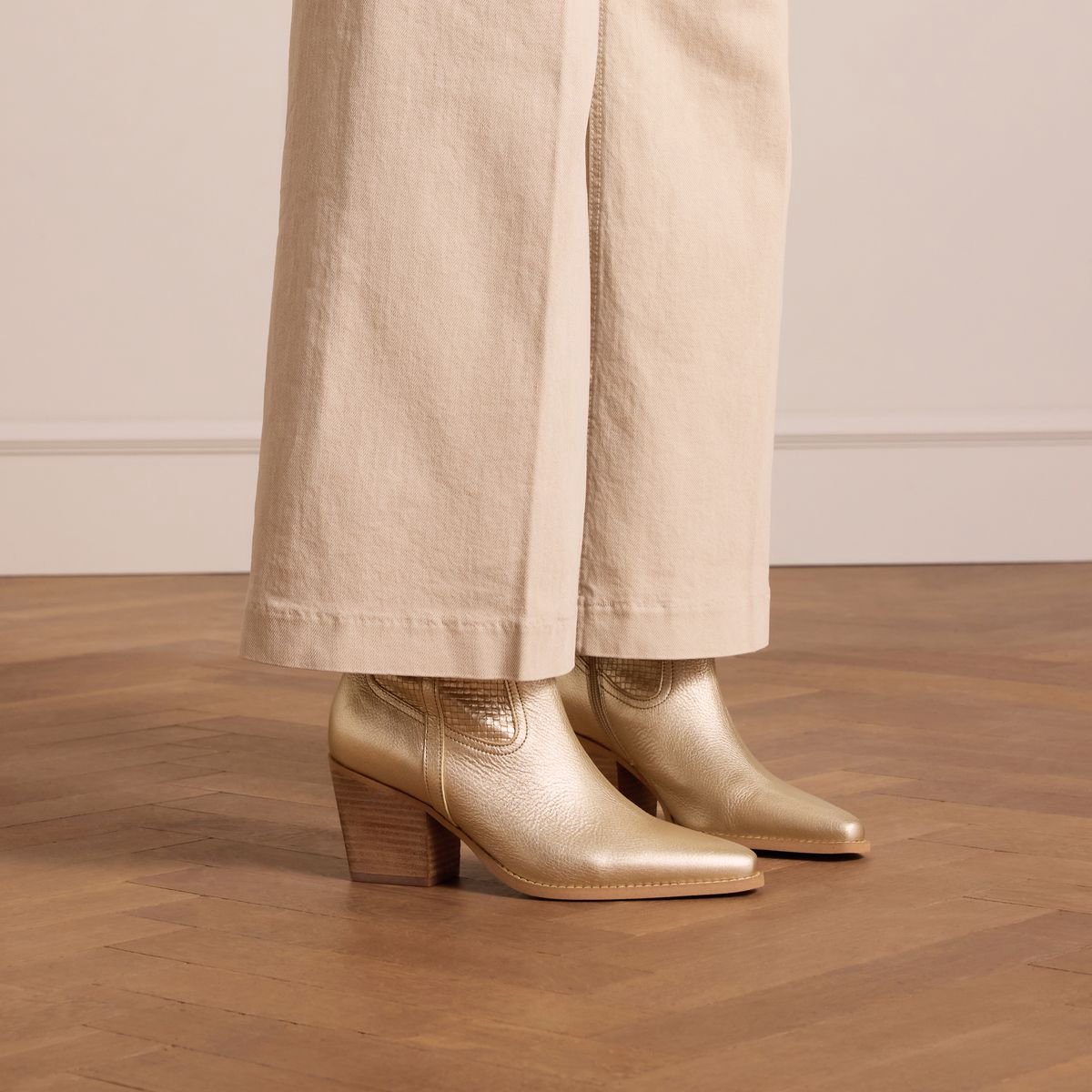 Manfield - Dames - Goudkleurige leren cowboylaarzen - Maat 36