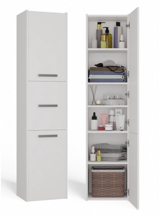 Witte badkamerkast met drie deuren, met deuren open, gevuld met handdoeken en toiletartikelen. H=170cm, B=30cm, D=30cm.