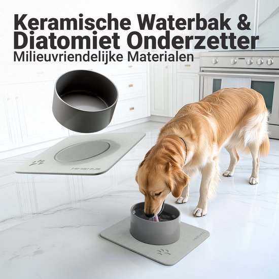 Grijze keramische waterbak en diatomiet onderzetter. Hond drinkt uit kom op mat in keuken.