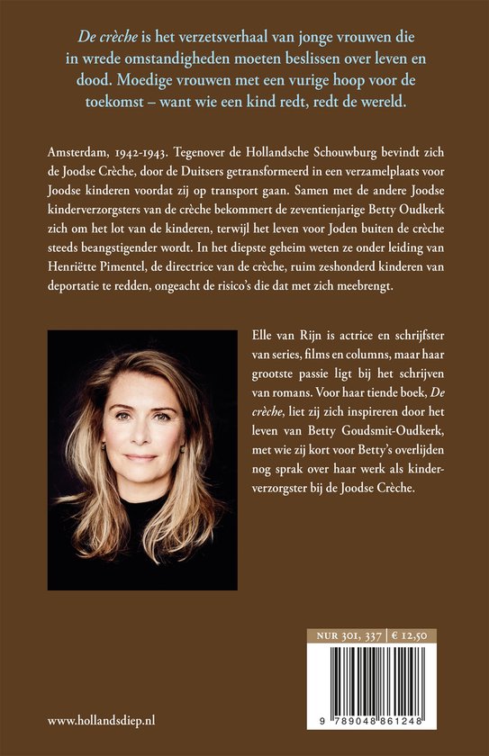 Portret van Elle van Rijn met blond haar, die naar de kijker kijkt. Ze draagt een zwarte top.