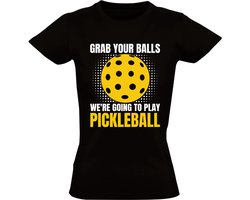 Omslag van Grab your balls Dames T-shirt - pickleball - spel - ballen - sport - sporter - shirt