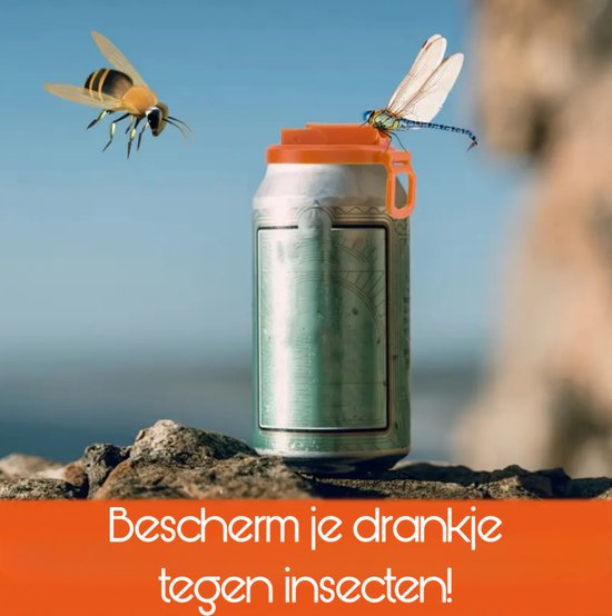 Zilverkleurig blikje met groene dop, op een rots. Een bij en een libel vliegen ervoor. Tekst: 'Bescherm je drankje tegen insecten!'.
