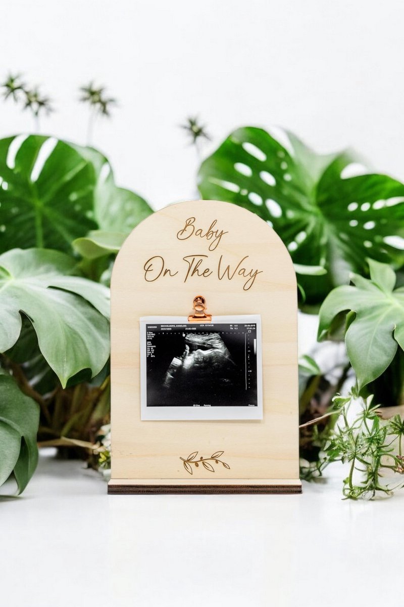 Goedkoopste Echobordje Baby On the Way met Voet - Uniek Zwangerschap Aankondiging Cadeau met Rosé Gouden Knijpertje - Perfecte Echofoto Houder, Gender Reveal Decoratie en Babyshower Accessoire - Kraamcadeau voor de Aankondiging van Je Baby