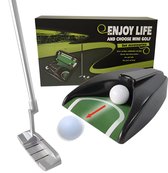 Golfputter, trainingsmat met bal en een verpakking voor de 'ENJOY LIFE AND CHOOSE MINI GOLF' set.