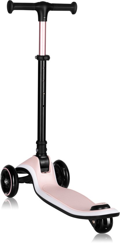 Roze kinderstep met drie wielen, zijaanzicht.
