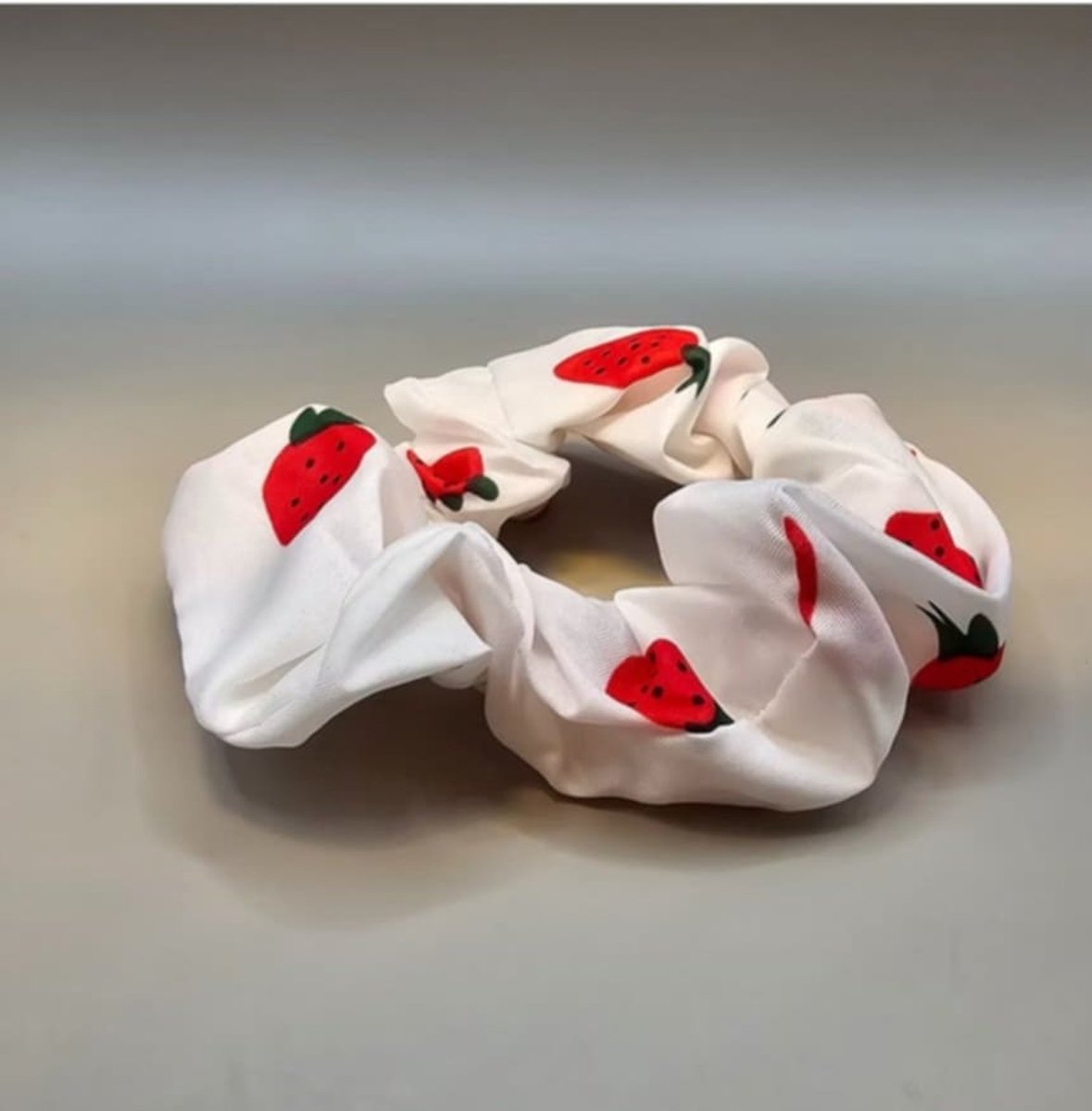 Scrunchie aardbei - Aardbei - Zomer - Haaraccessoires - Scrunchie