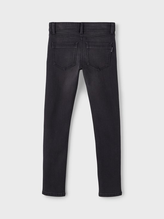 Achterkant van een donkergrijze slim fit sweat jeans voor jongens.