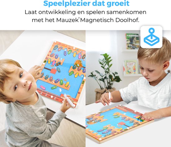 Twee jongens spelen met het magnetische doolhof-alfabetspel.