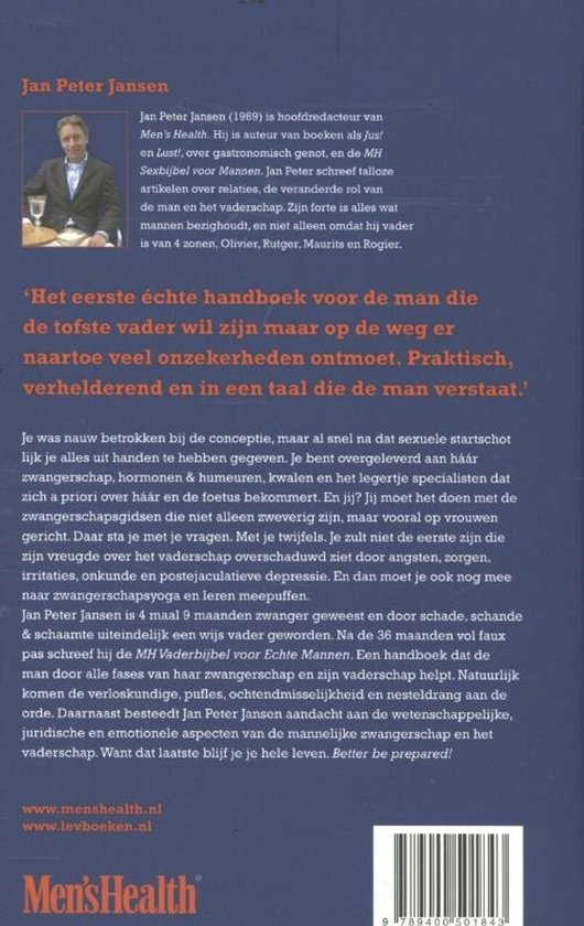 Jan Peter Jansen staand, een man met kort bruin haar, gekleed in een grijs pak en blauw gestreept overhemd met stropdas.