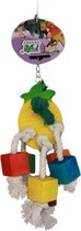 Een speeltje met ananas voor de papegaai of kaketoe