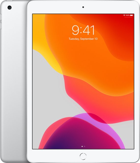 Zilveren iPad (2019) met Apple Pencil, voorzijde toont klok en datum.