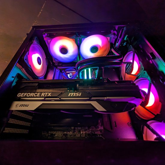PC de jeu MSI AMD - GeForce RTX 5080 16 Go - AMD Ryzen™ 7 9800X3D - 32 Go DDR5 - SSD 2 To - Wi-Fi + Windows 11 Home