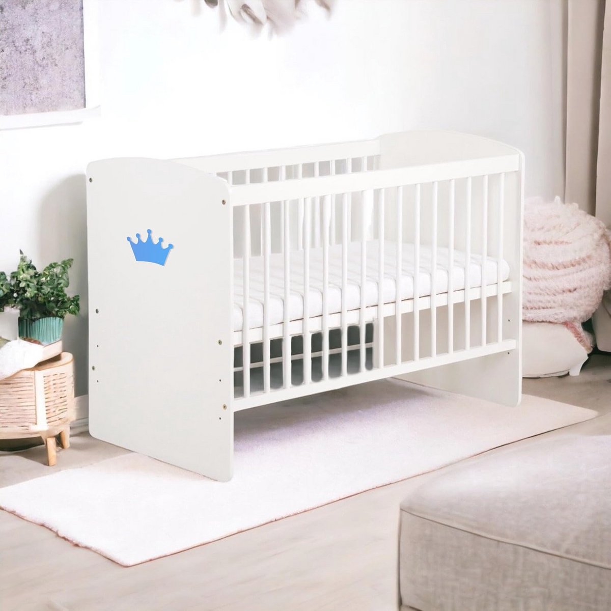 Comfortabel Wit Babybed met Matras en Verstelbare Hoogte – Veilig en Allergievriendelijk