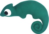 Gebreide groene kameleon knuffel met gekrulde staart en grote witte oogjes.