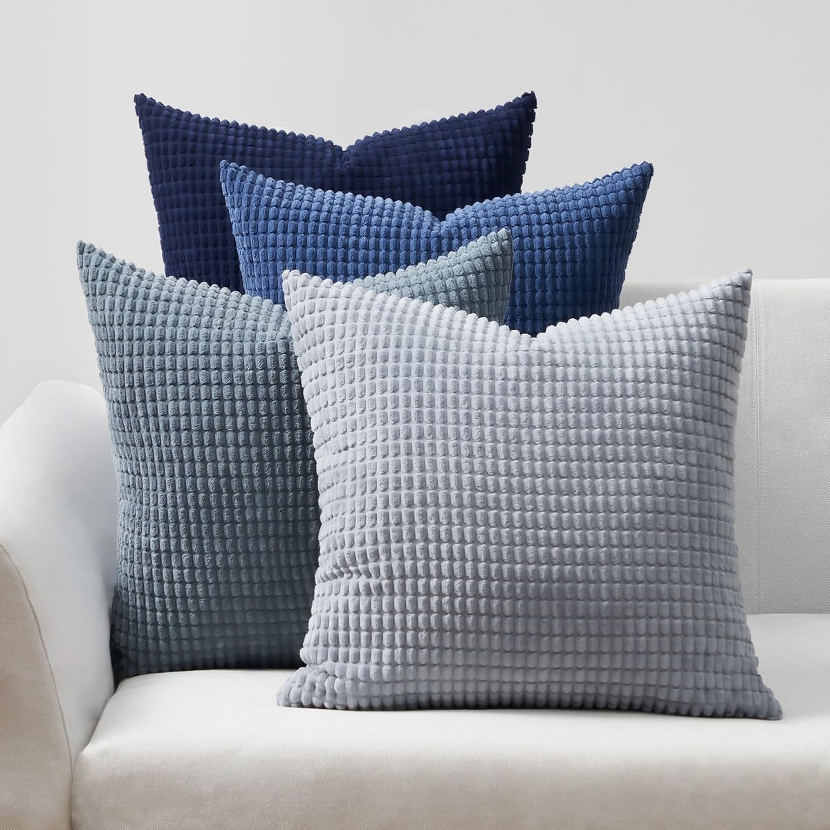 Ibenzoa Set van 4 Luxe Decoratieve Kussenslopen met Zacht Fluweel en Kleurrijk Verloopdesign voor Bank, Slaapkamer, en Woonkamer blauw