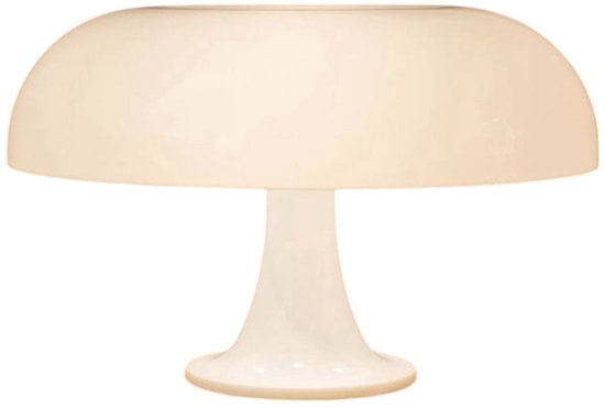 Lampe de table blanche champignon sur un fond blanc.