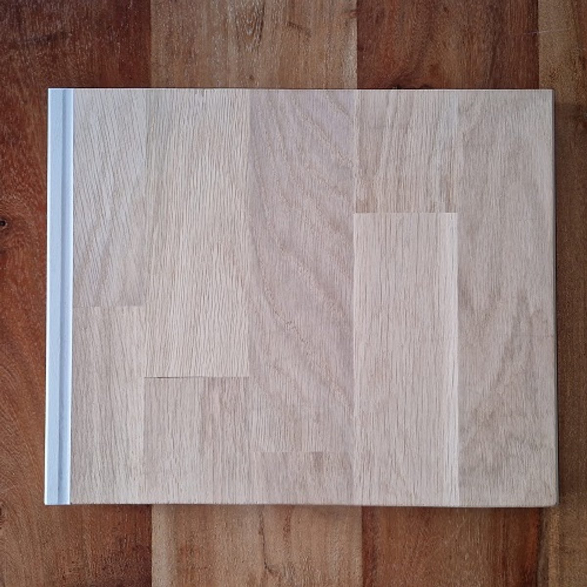 Snijplank vermomd als kookboek - echt eikenhout - 24x30cm - uniek cadeau