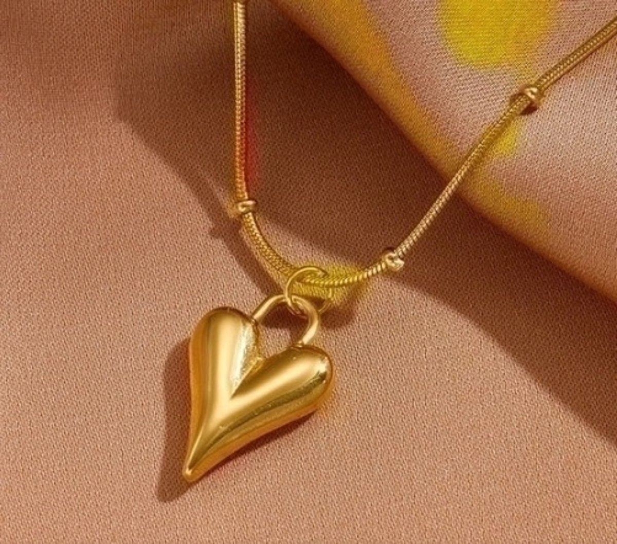 ketting met luxe hart - stainless steel rvs - kleur goud - waterproof - luxe cadeau mam vriendin