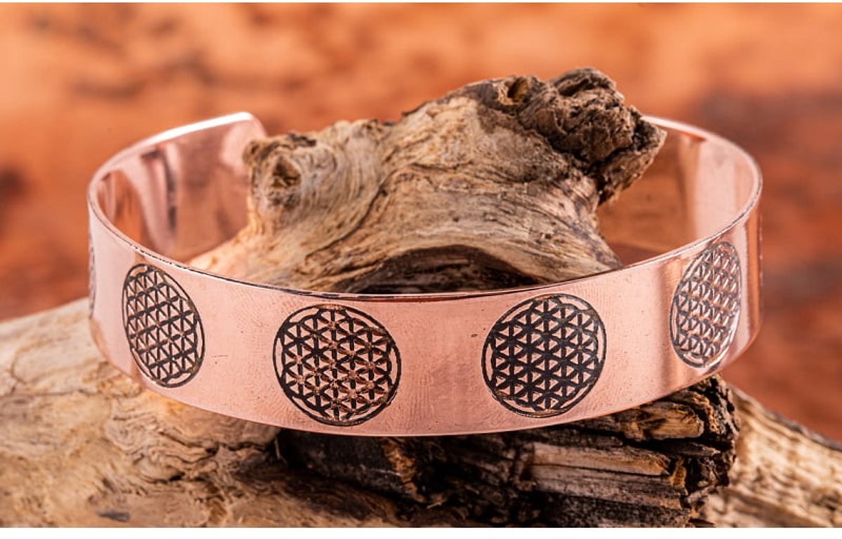 Koperen armband met levensbloem
