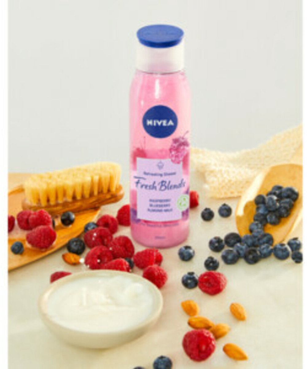NIVEA Fresh Blends Douchegel Fresh Blends Raspberry - 3 x 300 ml - Voordeelverpakking