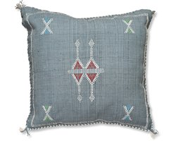 Cactus zijde kussen - Blauw Denim - Sabra - Handgemaakt & Uniek Sierkussen - 50 cm x 50 cm Cactus zijde kussen - Blauw Denim - Sabra - Handgemaakt & Uniek Sierkussen - 50 cm x 50 cm