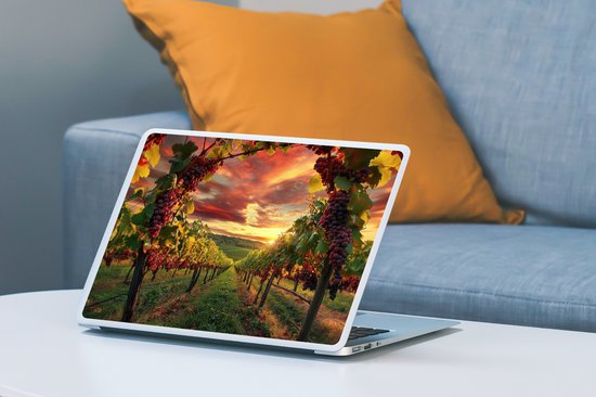 Laptop sticker - 13.3 inch - Wijngaard - Druiven - Zonsondergang - 31x22,5cm - Laptopstickers - Laptop skin - Cover