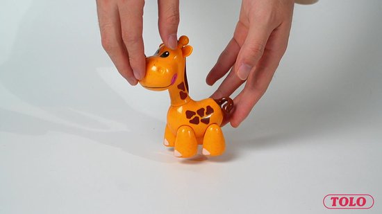 Tolo speelgoed BIO First Friends Giraffe - educatief duurzaam speelgoed.