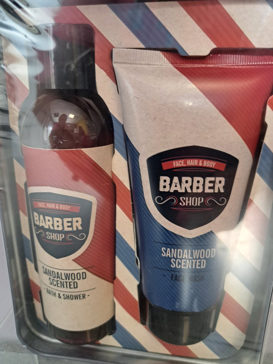 geschenk doos mannen - sandelhout - barber shop - face wash - bath & shower - verjaardag - kerst - leuk kado - origineel geschenk
