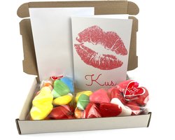 Brievenbuscadeau kus snoepdoos met Haribo schuim harten