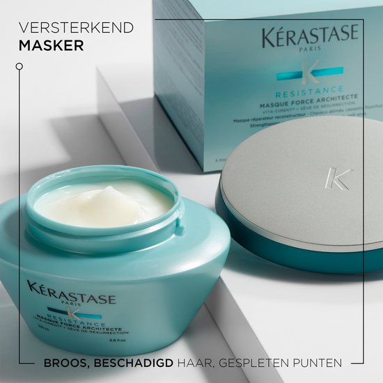 Masque fortifiant dans un pot bleu clair, ouvert avec de la crème à l'intérieur. À côté du pot, un capuchon rond argenté.