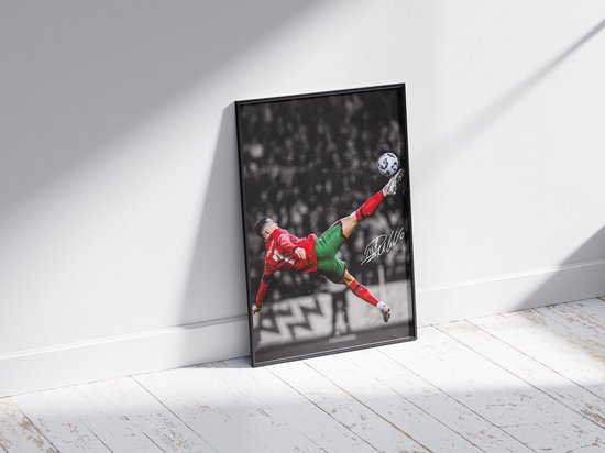 Cristiano Ronaldo Poster met Lijst – Portugal – Handtekening Design – 23 x 33 cm – Voetbal Wanddecoratie – Cadeau voor CR7 Fans