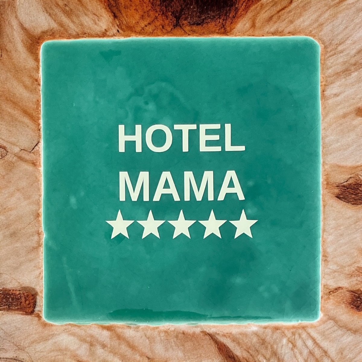Hip Tegeltje met tekst-Hotel MAMA-Groen-Spreuk-Cadeau-Geschenk-Gift-Kado-Moederdag-Verjaardag-Sint-Kerst-Zomaar