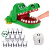 Afbeelding van het spelletje AWEMOZ® Krokodil Met Kiespijn - Bijtende Krokodil Spel - 12 Shotglazen + Unieke Dobbelsteen - Drankspel - Drinking Game