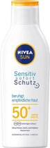 NIVEA SUN Sensitiv direct beschermende zonnebrandlotion in een verpakking van 1 x 200 ml, lotion met SPF 50+ voor de gevoelige huid, waterproof zonnebescherming