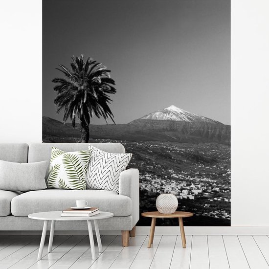 Papier peint photo Tenerife - La Orotava avec vue sur le volcan El Tei à Tenerife - Zwart- Wit largeur 195 cm x hauteur 240 cm - Impression photo sur papier peint vinyle (disponible en 7 formats) - chambre/séjour/bureau