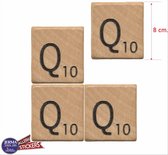 Q scrabble letters set van 4 letter stickers