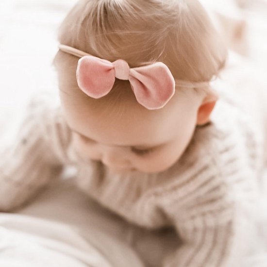Baby haarbandje met velvet strikje soft pink | Roze | Baby | bol.com