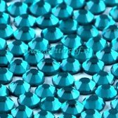 DMC Strass steentjes Blue Zircon Rhinestones Hotfix Flatback SS20 (4.60-4.80mm) 1440st (10 Gross)| Strasstenen van Glas | Hotfix Glittersteentjes | Glitter steentjes voor turnpakje , Ritmisch