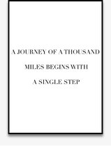 Poster Quotes - Motivatie - Wanddecoratie - A JOURNEY OF THOUSAND - Positiviteit - Mindset - 4 formaten - De Posterwinkel