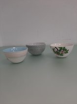 Drie schaaltjes