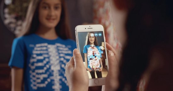 Curiscope Augmented Reality Virtuali-Tee t-shirt - Neem een kijkje in het menselijk lichaam - Jeugd L (9-11 jaar)