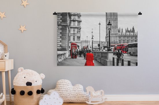 Wandkleed Rood zwart wit - Zwart-wit foto van een vrouw in een rode jurk Wandkleed katoen 120x80 cm - Wandtapijt met foto